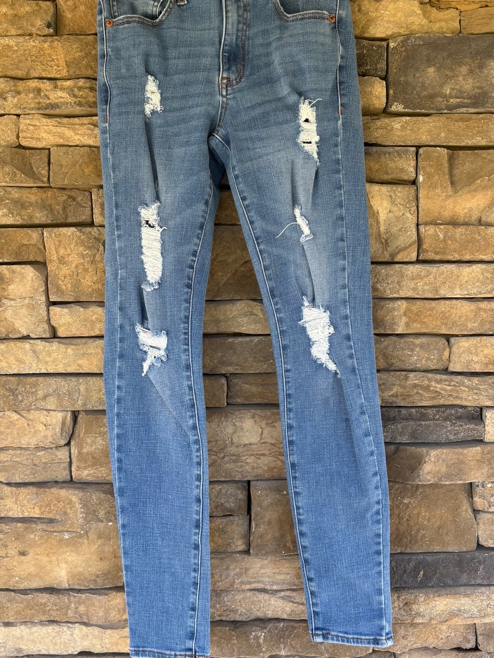 Aeropostale Light Blue Distressed‎ Skinny Jeans